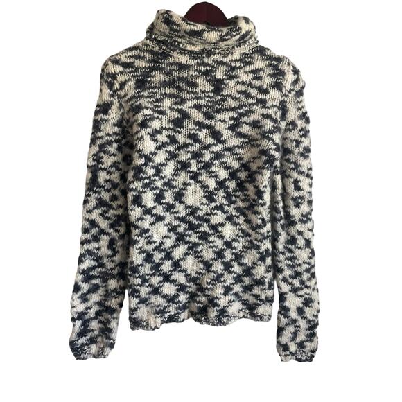 Gap Women Tunic Sweater M Turtleneck Scallop Hem Cozy Fuzzy‎ Whimsigoth Abstract - Picture 1 of 9